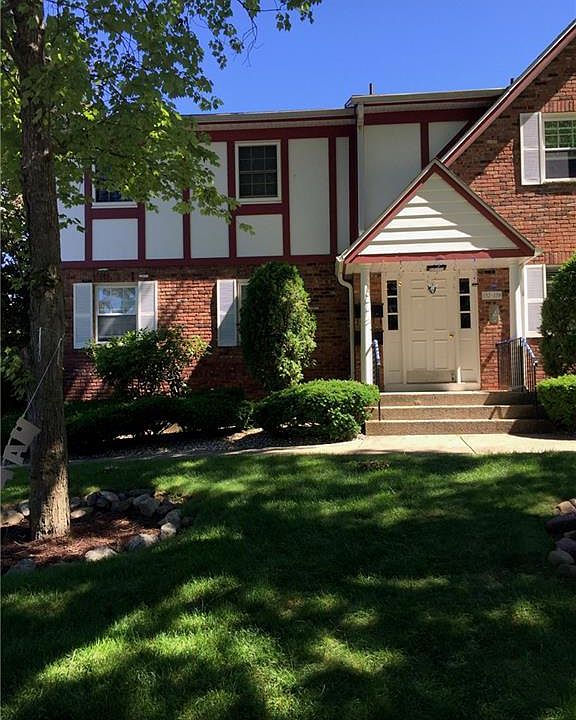 1st image of 154 Doxbury Ln