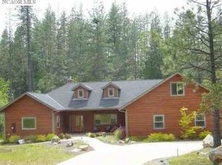 12922 Shantung Rd, Grass Valley, CA 95945