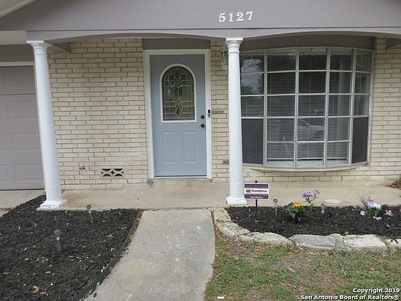 2nd image of 5127 Crown Ln