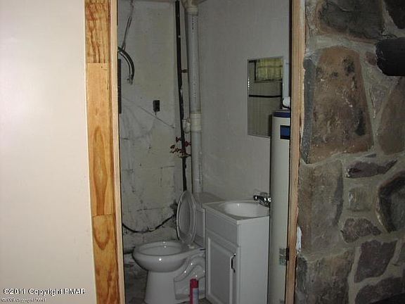 5th image of 8169 Robinwood Dr