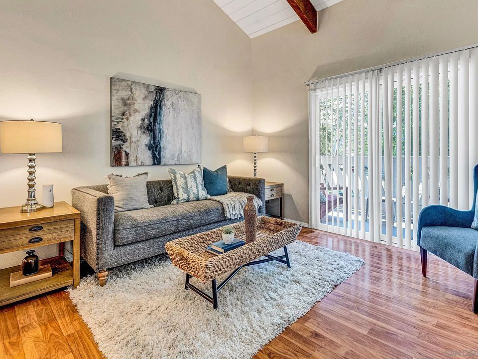 1st image of 529 Sandalwood Pl Unit 10