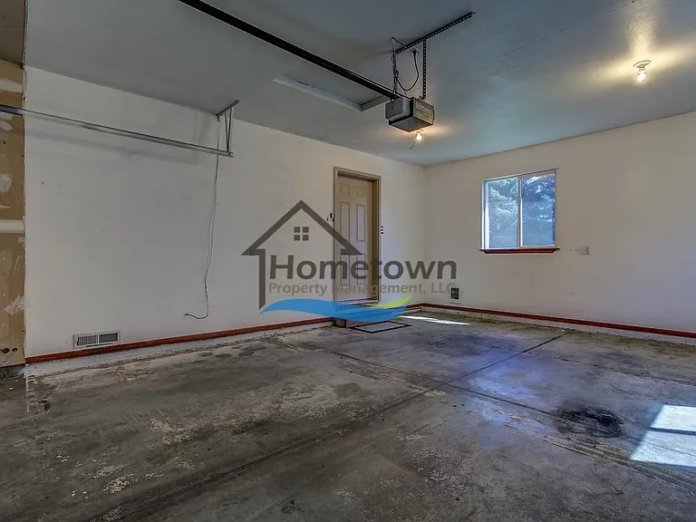 880 N Tucson St — Photo 31