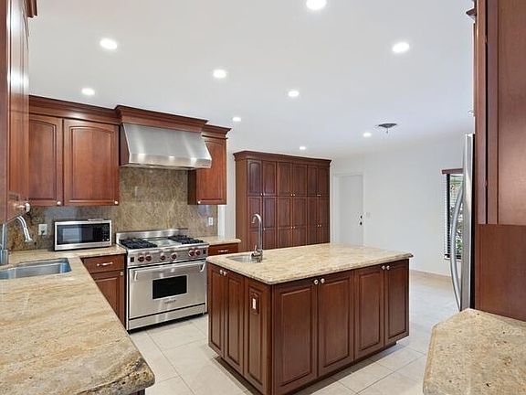 3rd image of 1705 Ashby Rd