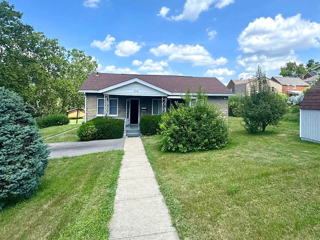 312 W Miller Ave photo 1