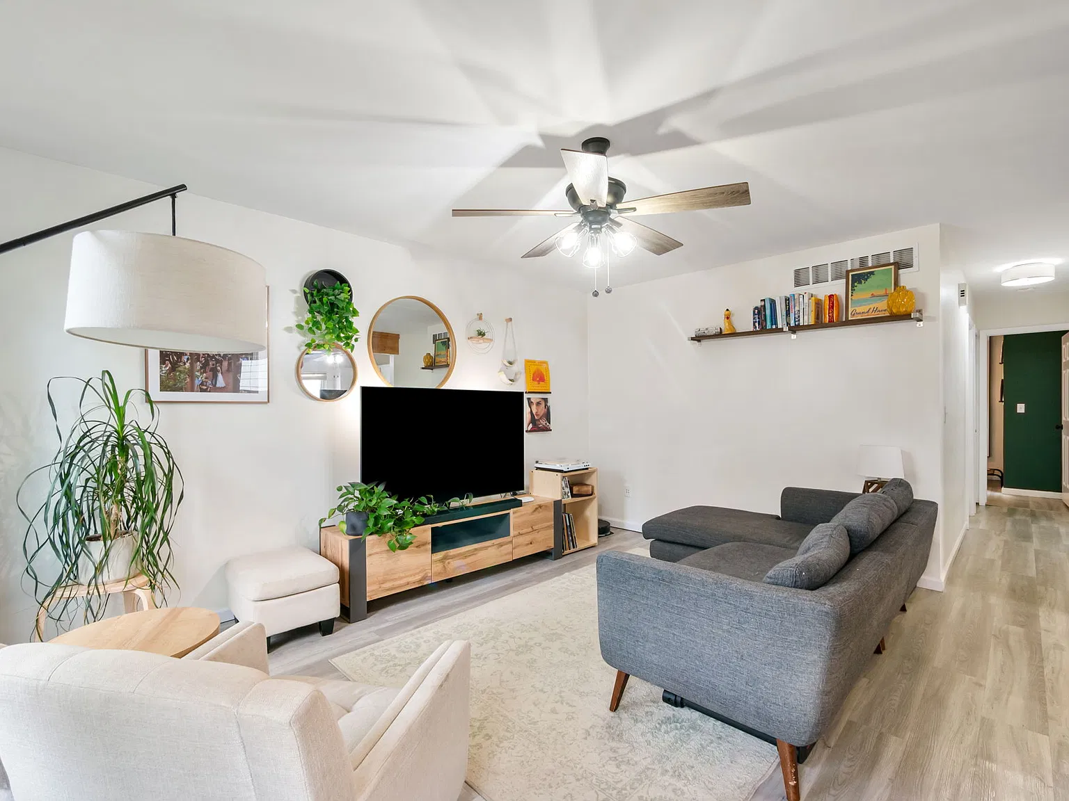 3 bed, 912 sqft, $2,000 — Photo 4
