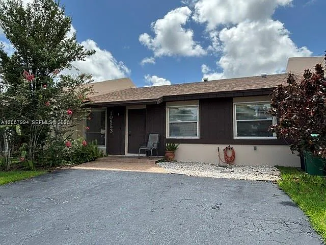 10953 SW 122nd Ct — Photo 2
