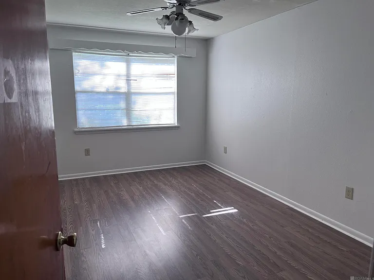 3135 Woodcrest Dr — Photo 5