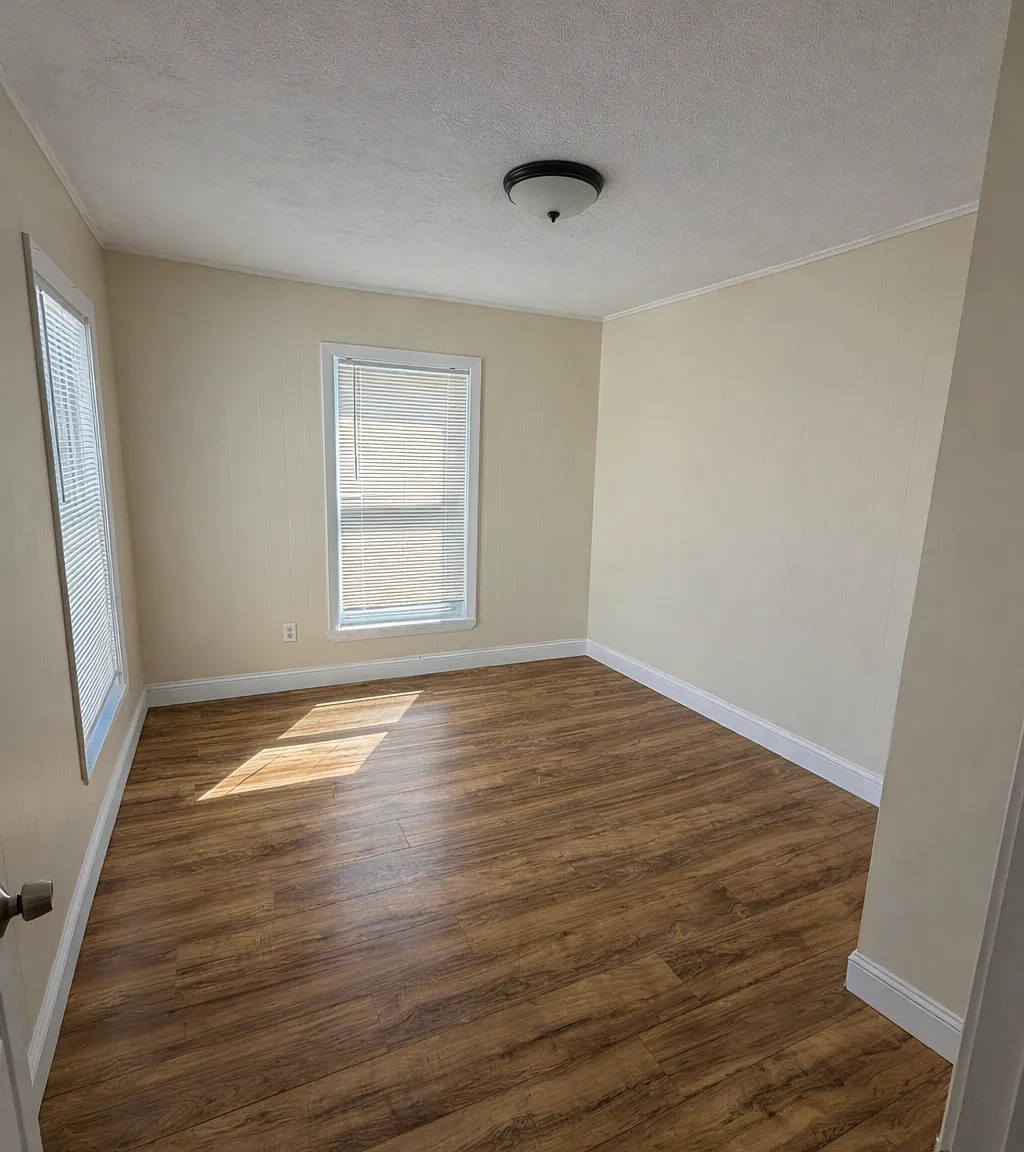 3 bed, 1300 sqft, $2,850 — Photo 4