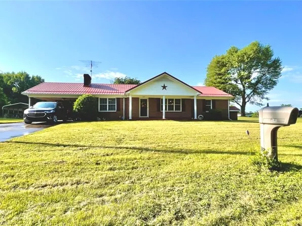 267 Fairplains Church St, North Wilkesboro, NC 28659