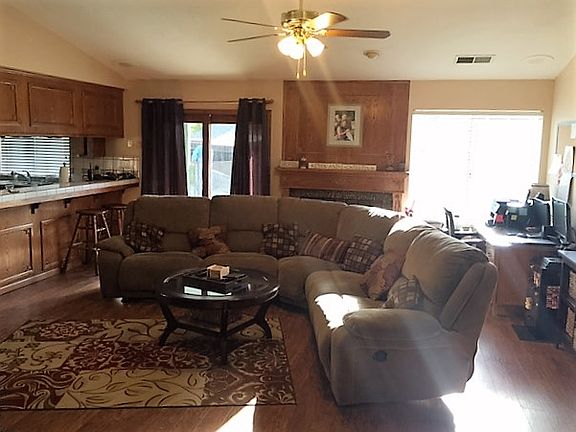 3rd image of 1944 Pebble Ct
