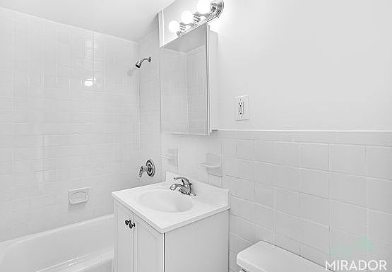 3rd image of 1435 York Ave APT 7J
