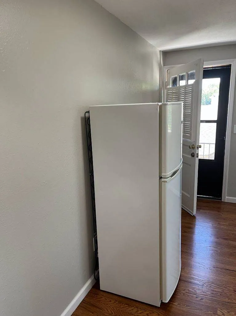 1 bed, 1.0 bath, 750 sqft, $1,000 — Photo 3
