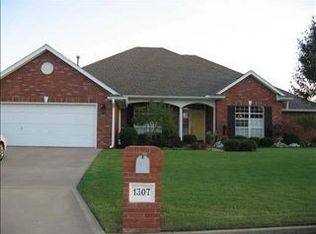 1307 Nottingham Cir, Shawnee, OK 74804