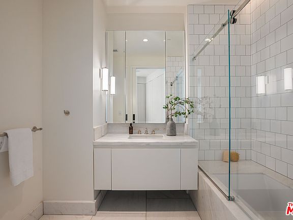 4th image of 8420 Sunset Blvd Unit 702