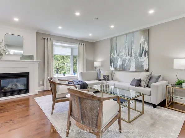 23 Reddington Dr #5, Caledon, ON L7E 0E4