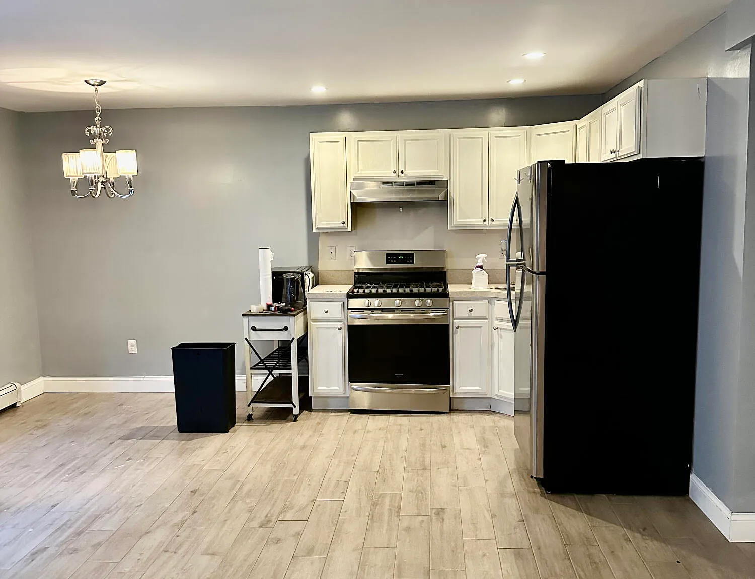1 bed, 1.0 bath, 800 sqft, $1,800 — Photo 3