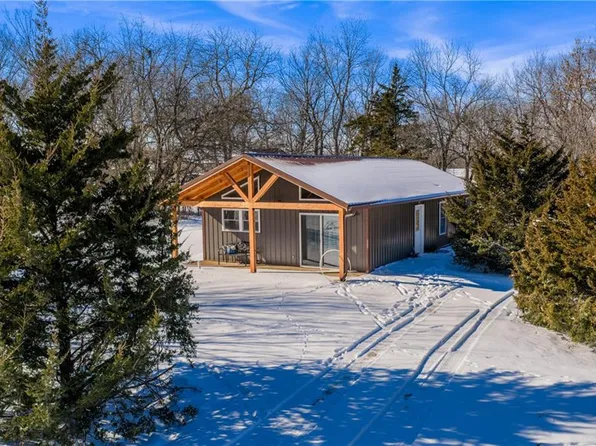 182 Kansas Dr, Linn Valley, KS 66040