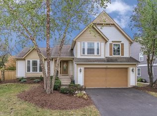 243 Gatewood Ln, Bartlett, IL 60103