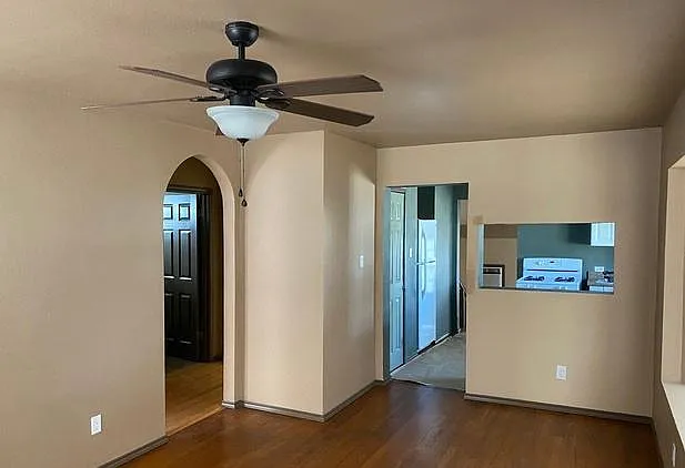 2 bed, 984 sqft, $1,350 — Photo 2
