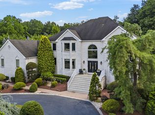 320 Sinclair Ct, Morganville, NJ 07751