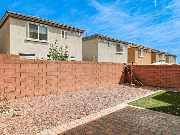 5390 Montauck Ave — Photo 38