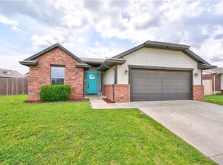 650 SW 11th St, Moore, OK 73160