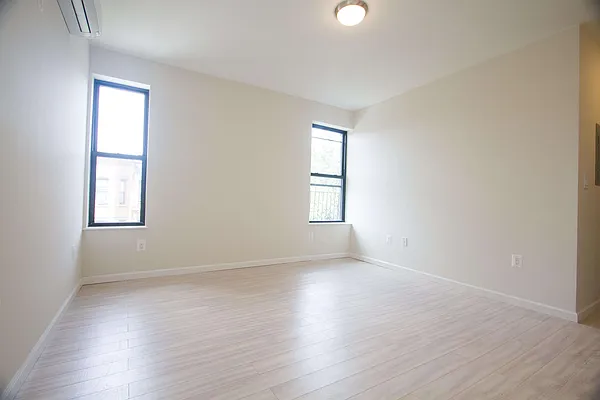 Rented by Nooklyn NYC LLC | media 32