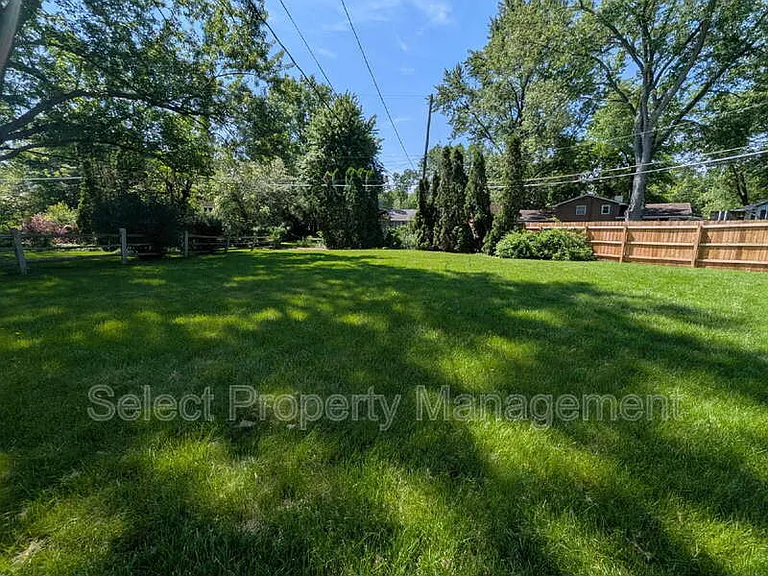 4920 Desoto Dr — Photo 34