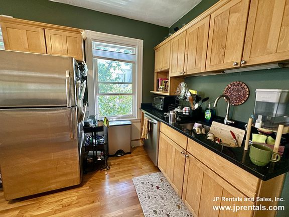 3rd image of 15 Germania St #3