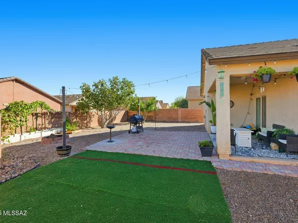 8298 W Green Kingfisher Ln, Tucson, AZ 85757