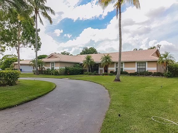 3rd image of 10821 NW 24th St