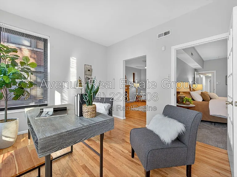 5559 Pershing Ave #1F — Photo 14
