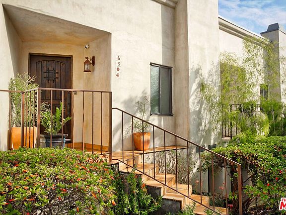 4th image of 6504 Dume Dr