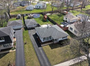 2707 Campbell St, Rolling Meadows, IL 60008