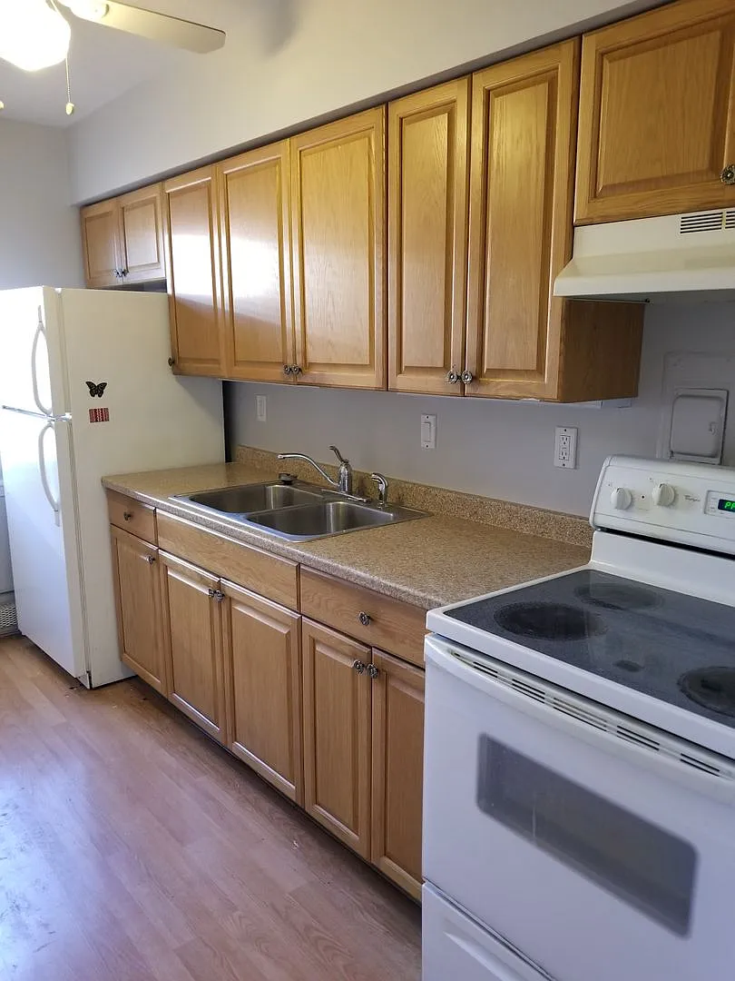13789 Cedar Rd. Unit 300 — Photo 2