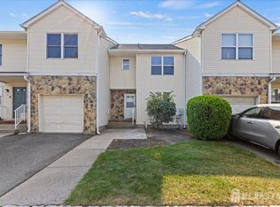 132 Keswick Dr, Piscataway, NJ 08854