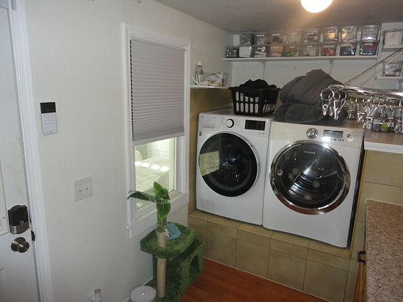 4th image of 2314 Rockwood Ave