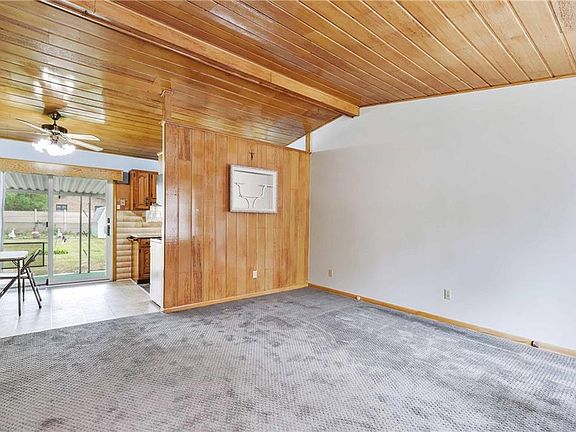 3rd image of 847 Sherwood Dr