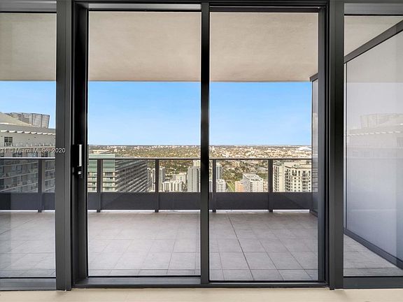 5th image of 1000 Brickell Plz #4404
