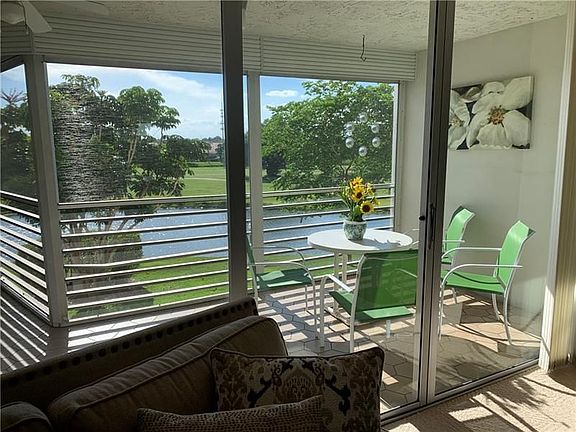 4th image of 3507 Oaks Way APT 305