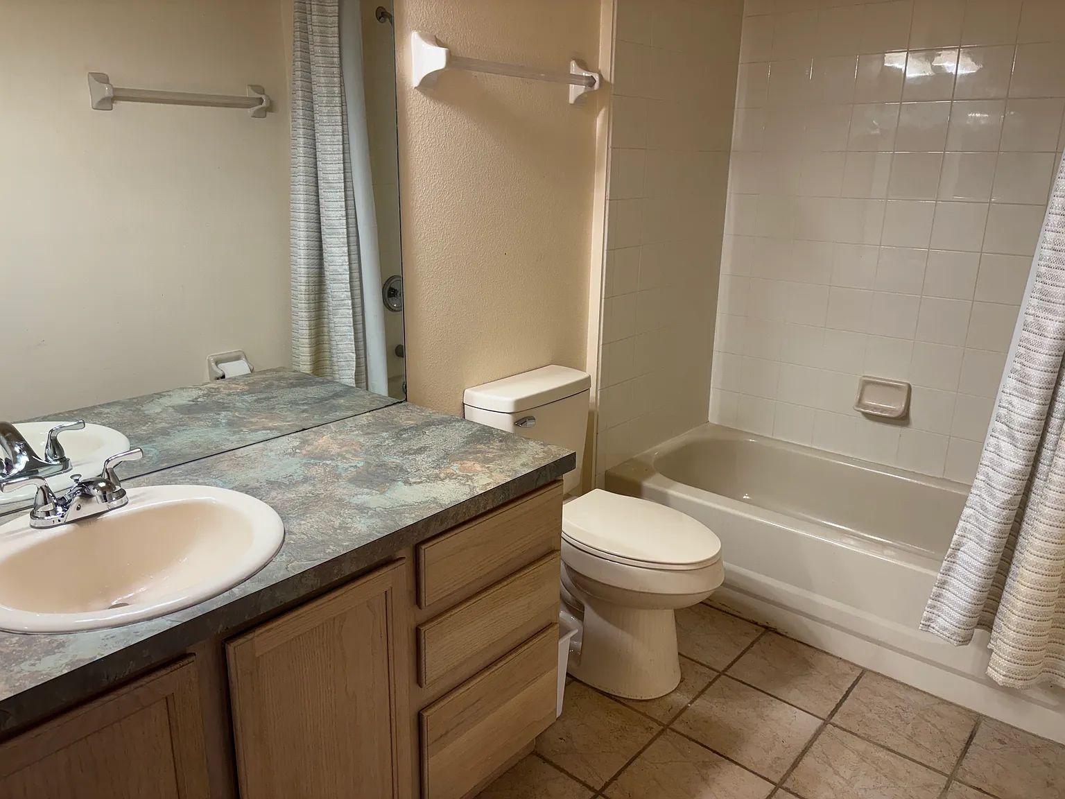 2 bed, 1050 sqft, $900 — Photo 3