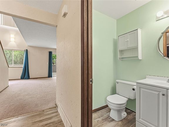 5th image of 931 Trimble Dr