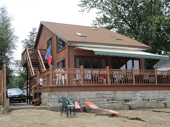 2nd image of 14 Front St