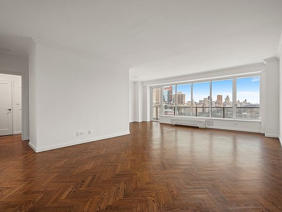 4th image of 210 Central Park S APT 19B