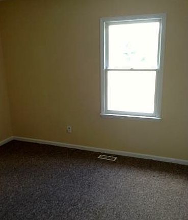 5th image of 104-25 Chesterfield Ct