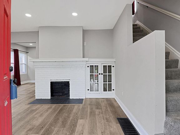 4th image of 446 Catherine St