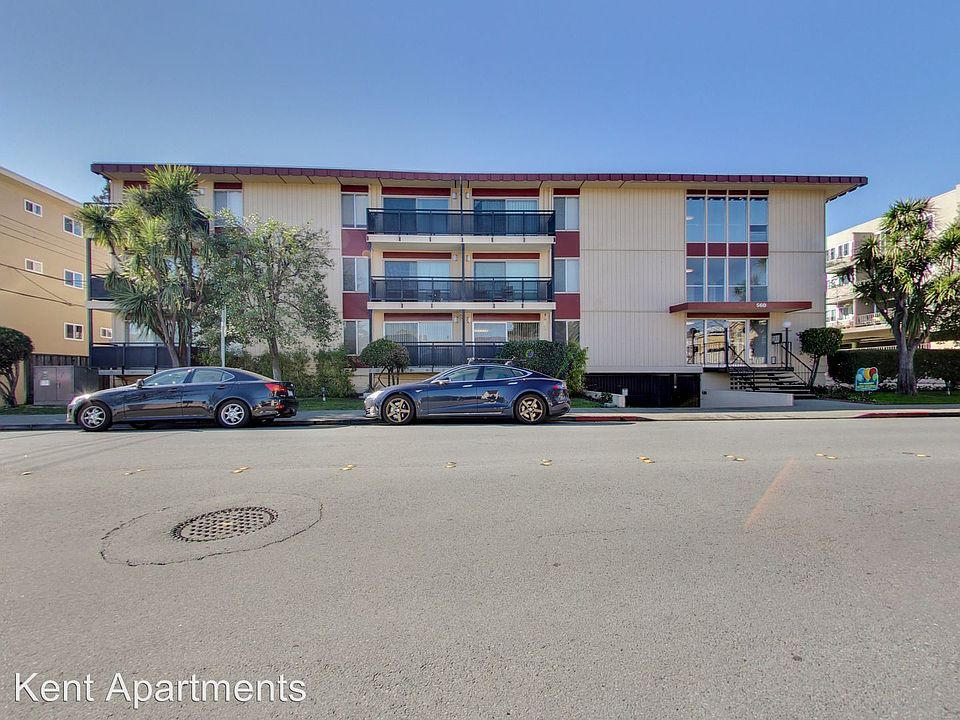 2nd image of 560 Elm St APT 309
