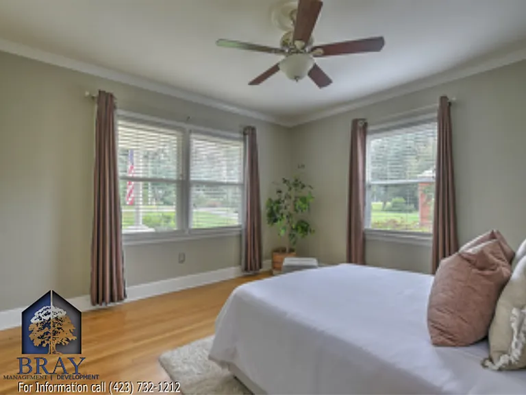 2833 W Walnut St — Photo 7