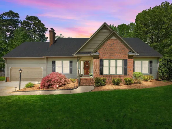 910 S 3rd St, Mebane, NC 27302