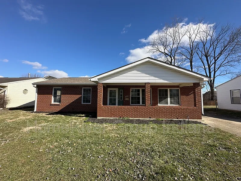 970 Edgewood Dr photo 1
